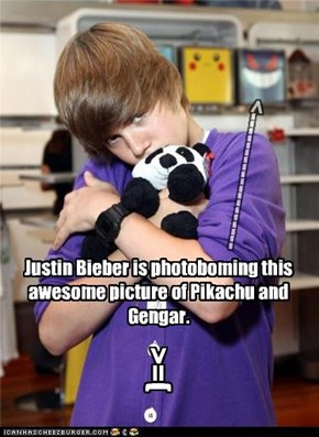 Justin Bieber is photoboming this awesome picture of Pikachu and Gengar.