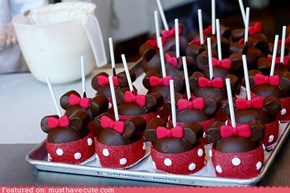 Epicute: Minnie Mouse Cake Pops