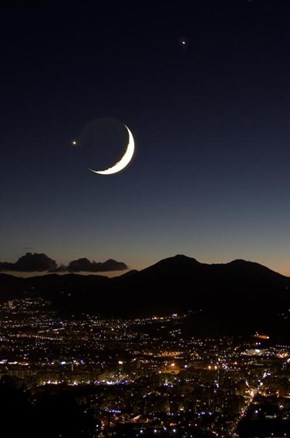 Moon, Jupiter, Venus on Palermo
